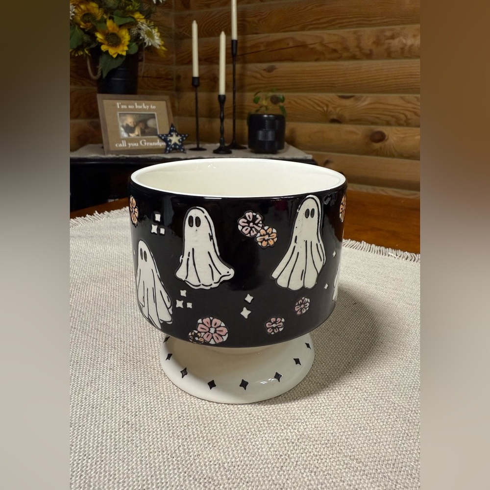 HALLOWEEN GHOSTS Potter’s Studio BOWL